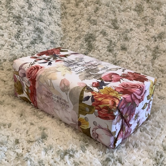 Vila Cardillium Rose Gardens Scented Floral Decor Soap NWT Portugal 10.50 oz - Picture 13 of 14
